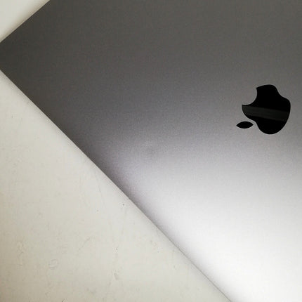 MacBook Air M1 / 13インチ / 2020 / 8GB / 256GB / スペースグレイ / ランク:B / MGN63J/A / A2337 【中古品管理番号:42374】