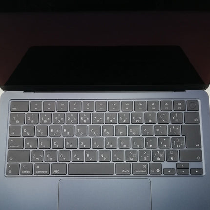 MacBook Air M4 / 13インチ / 2025 / 16GB / 256GB / ミッドナイト / ランク:A / MW123J/A / A3240 【中古品管理番号:42397】