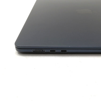 MacBook Air M2 / 15インチ / 2023 / 16GB / 256GB / ミッドナイト / ランク:C / MQKW3J/A / A2941 【中古品管理番号:42407】