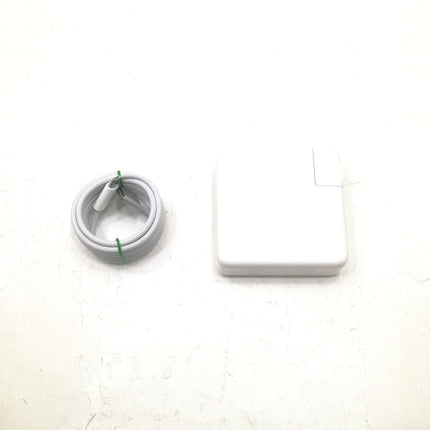 MacBook Pro M1 Max / 14インチ / 2021 / 64GB / 1TB / スペースグレイ / ランク:C / MKGQ3J/A / 【中古品管理番号:42468】