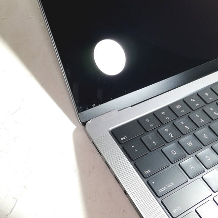 MacBook Pro M1 Max / 14インチ / 2021 / 64GB / 1TB / スペースグレイ / ランク:C / MKGQ3J/A / 【中古品管理番号:42468】