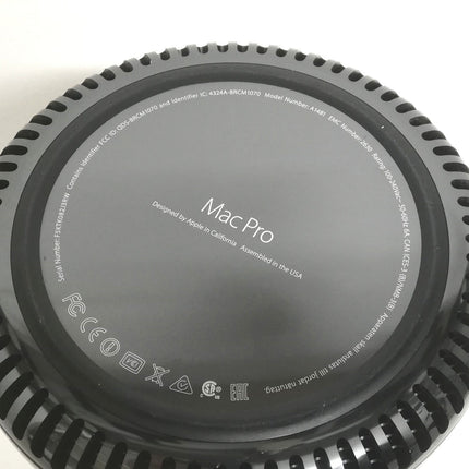 Mac Pro / 2013 / 32GB / 256GB / ブラック / ランク:B / MQGG2J/A / 【中古品管理番号:42476】