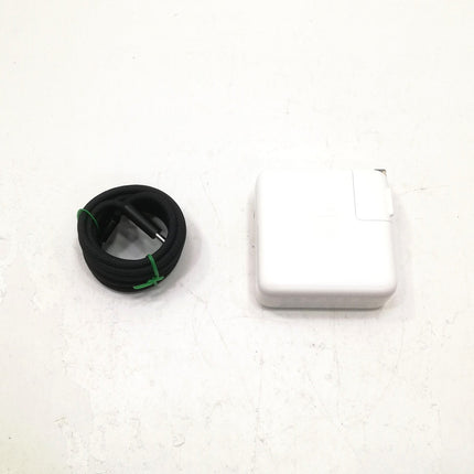 MacBook Pro M3 Pro / 14インチ / Nov 2023 / 18GB / 512GB / スペースブラック / ランク:C / MRX33J/A / 【中古品管理番号:42477】