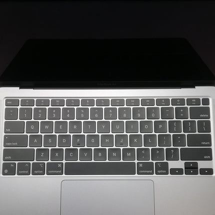 MacBook Air M1 / 13インチ / 2020 / 16GB / 1TB / スペースグレイ / ランク:B / MGN73J/A / A2337 【中古品管理番号:42493】