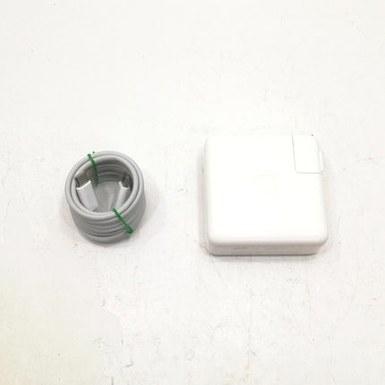MacBook Pro M1 / 13インチ / 2020 / 8GB / 512GB / シルバー / ランク:B / MYDC2J/A / 【中古品管理番号:42514】