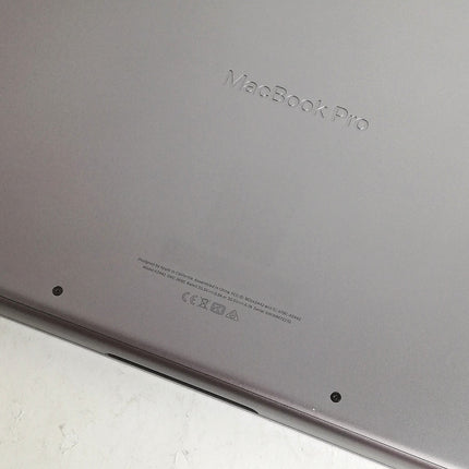 MacBook Pro M1 Pro / 14インチ / 2021 / 32GB / 1TB / スペースグレイ / ランク:C / MKGQ3J/A / 【中古品管理番号:42563】