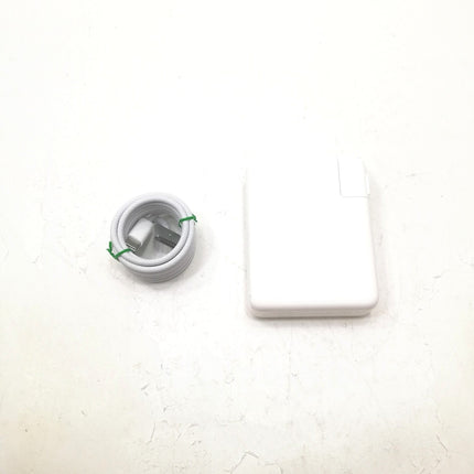 MacBook Pro M1 Pro / 16インチ / 2021 / 32GB / 512GB / シルバー / ランク:B / MK1E3J/A / 【中古品管理番号:42572】