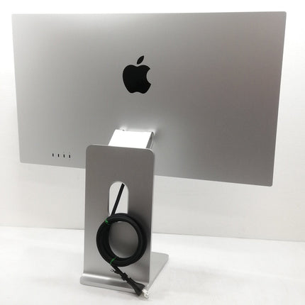 Studio Display XDR Nano-textureガラス - 傾きと高さを調整できるスタンド / 27インチ / 2026 / シルバー / ランク:A / MFEP4J/A / 【中古品管理番号:42652】