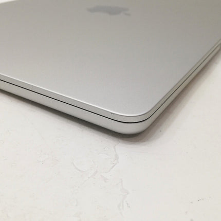 MacBook Air M3 / 13インチ / 2024 / 24GB / 1TB / シルバー / ランク:B / MXCT3J/A / A3113 【中古品管理番号:42687】