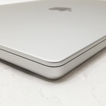 MacBook Pro M5 Pro / 16インチ / 2026 / 48GB / 1TB / シルバー / ランク:B / MGE64J/A / 【中古品管理番号:42755】