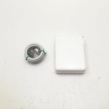 MacBook Pro M5 Pro / 16インチ / 2026 / 24GB / 1TB / シルバー / ランク:B / MGE44J/A / A3428 【中古品管理番号:42761】