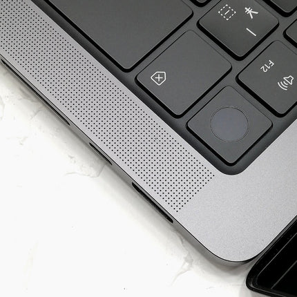 MacBook Pro M4 Pro / 14インチ / 2024 / 48GB / 2TB / スペースブラック / ランク:B / MX2J3J/A / A3185 【中古品管理番号:42770】