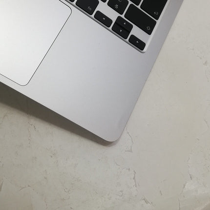 MacBook Air M2 / 13インチ / 2022 / 8GB / 256GB / シルバー / ランク:C / MLXY3J/A / A2681 【中古品管理番号:42819】