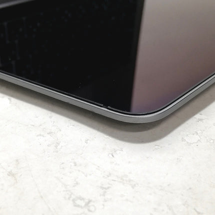 MacBook Pro M1 / 13インチ / 2020 / 8GB / 256GB / スペースグレイ / ランク:C / MYD82J/A / A2338 【中古品管理番号:42885】
