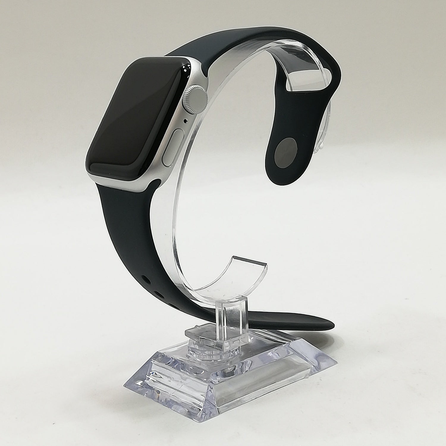 超歓迎特価【美品】Apple Watch SE 40mm スポーツバンド付きGPS Apple Watch本体