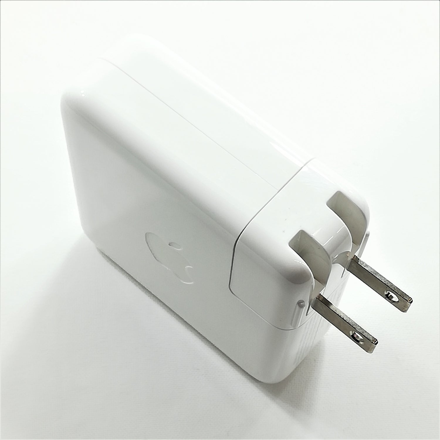 Apple 61W USB-C 電源アダプタ　ケーブル