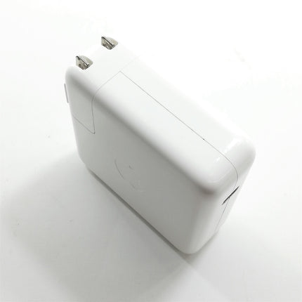 【中古品】Apple 61W USB-C電源アダプタ  [A_MNF72J/A]