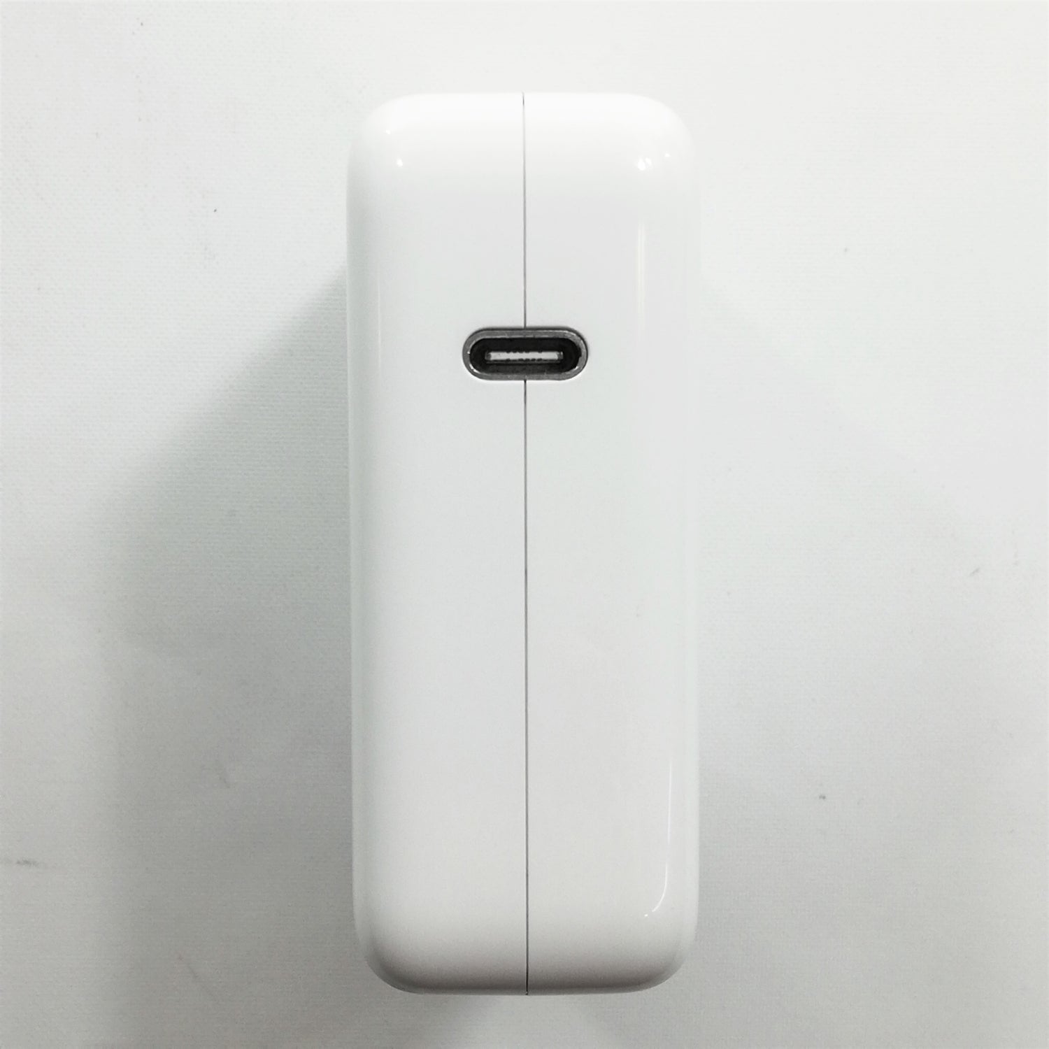 中古品】Apple 61W USB-C電源アダプタ [A_MNF72J/A] – 秋葉館