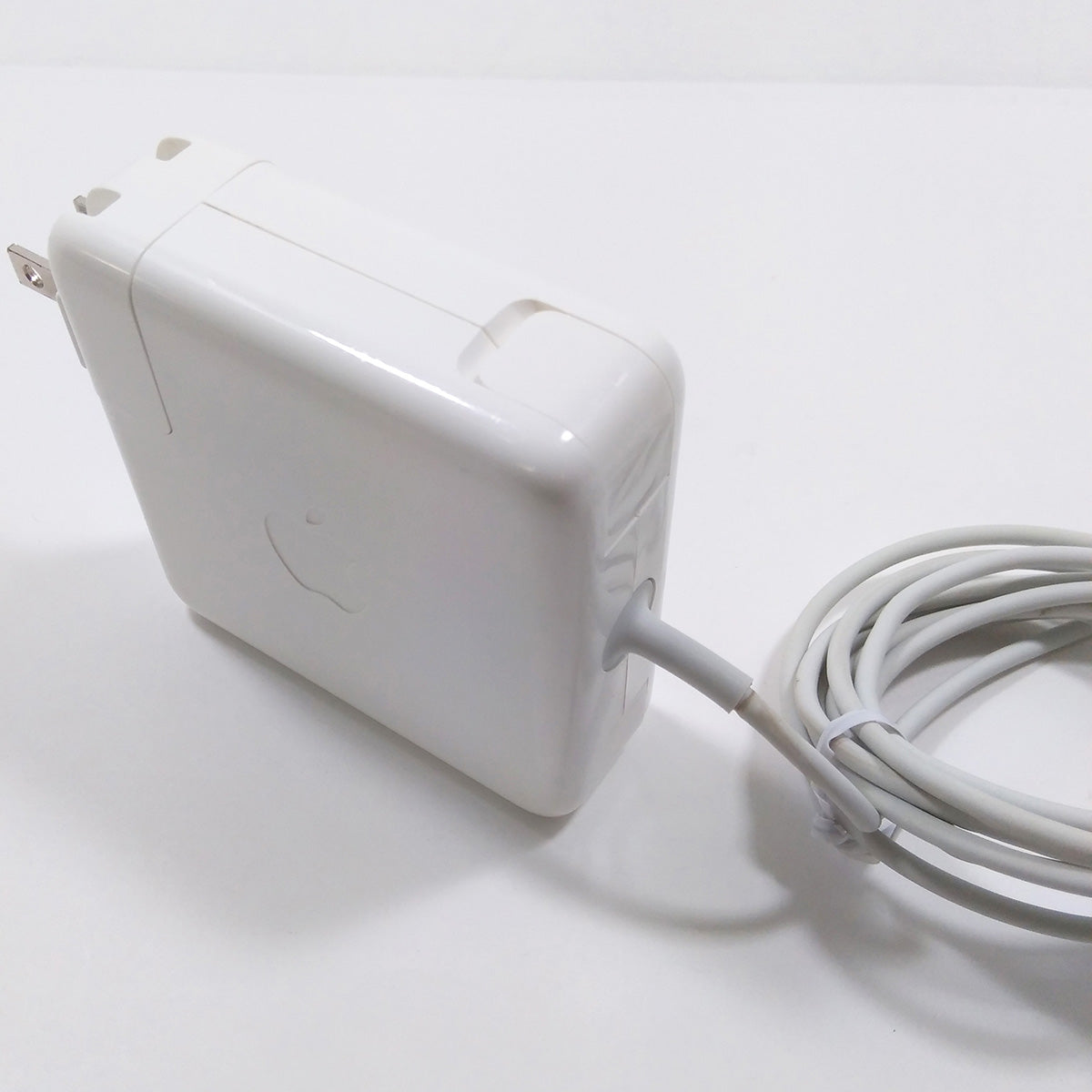 中古品】Apple 85W MagSafe2 電源アダプタ [A_MD506J/A] – 秋葉館